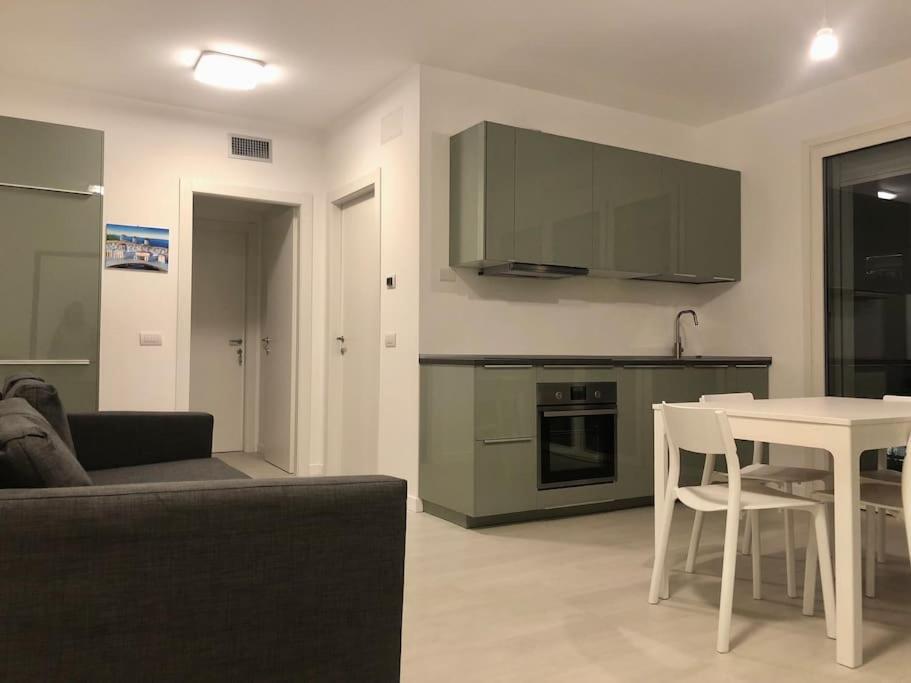 Luxury 3 Bedroom Apartment 100 Mq Next To Rho Fiera And San Siro Milan Exterior photo